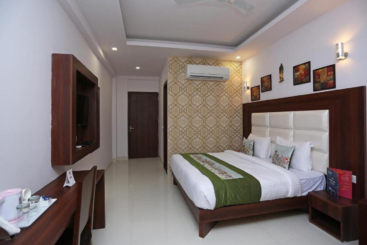 Hotel The Westend Green New Delhi Eksteriør bilde